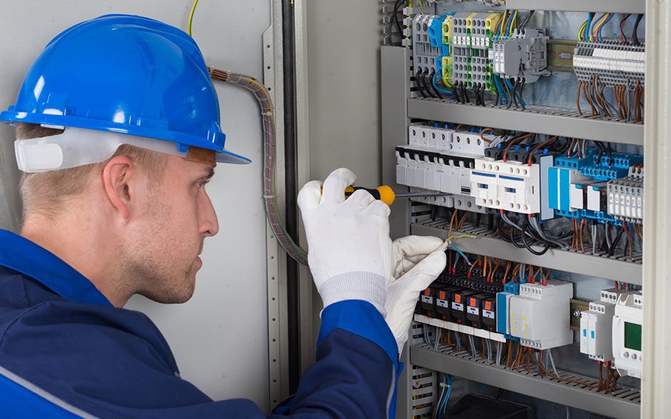technicien électricien Étampes